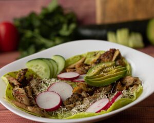 ensalada polllo y aguacate